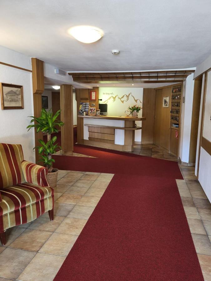 Hotel Restaurant Liesele Sonne 皮茨河谷圣莱昂哈德 外观 照片