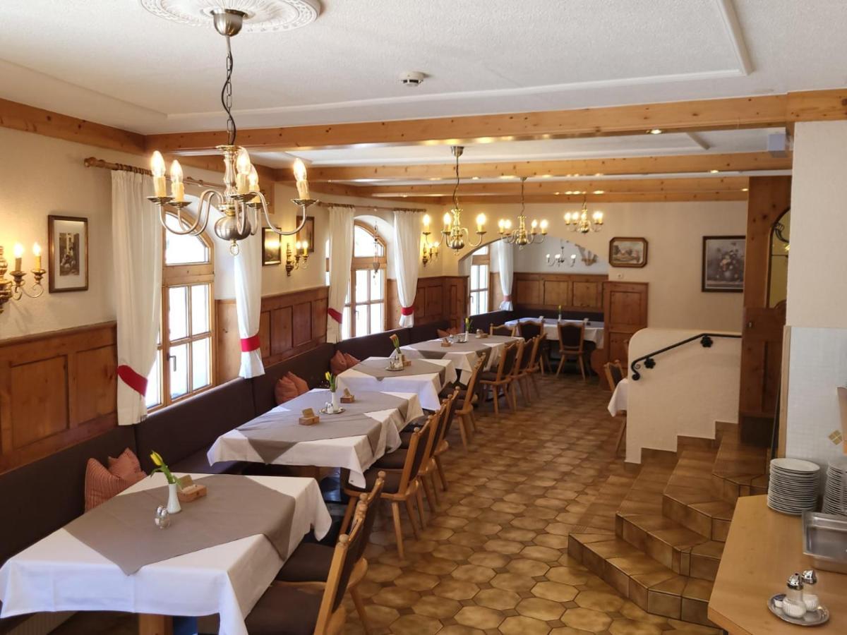 Hotel Restaurant Liesele Sonne 皮茨河谷圣莱昂哈德 外观 照片